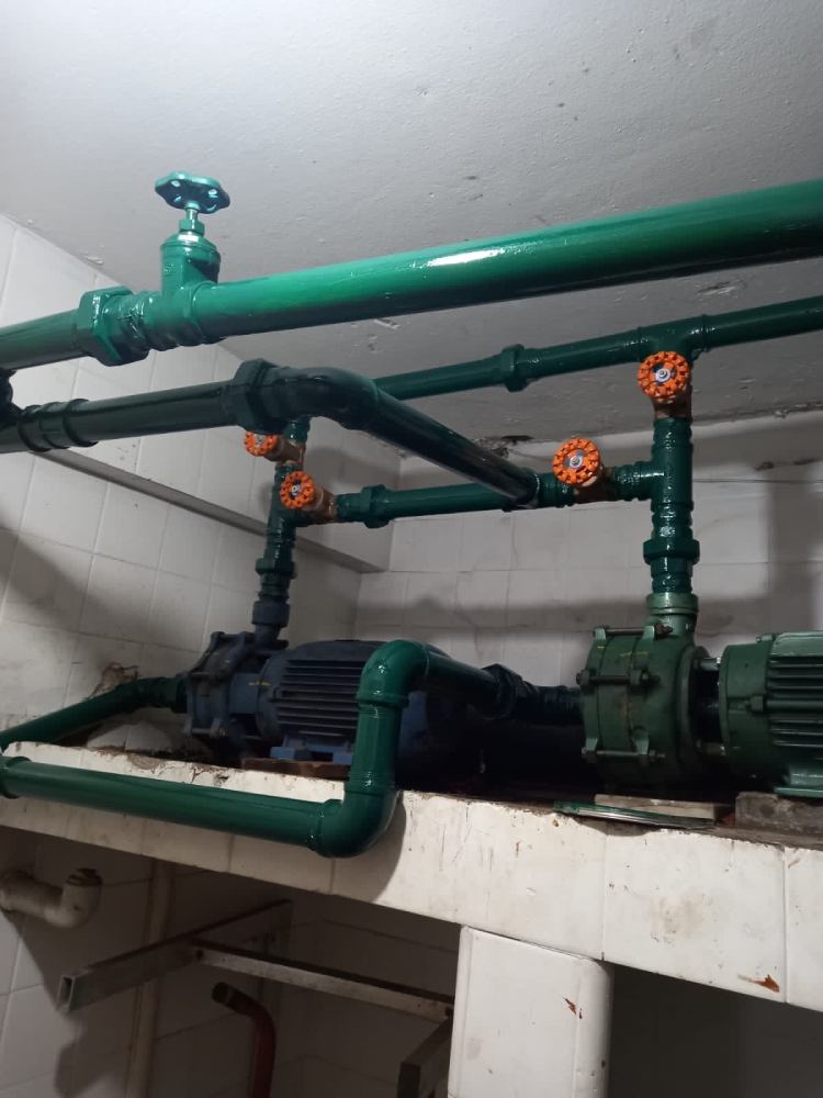 Substituição de tubulações de recalque e sucção de bombas de recalque ANTES E DEPOIS. Substituição de tubulações de recalque e sucção de bombas de recalque ANTES E DEPOIS.